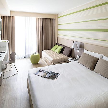 Enjoy Garda Hotel Пескьера-дель-Гарда Экстерьер фото