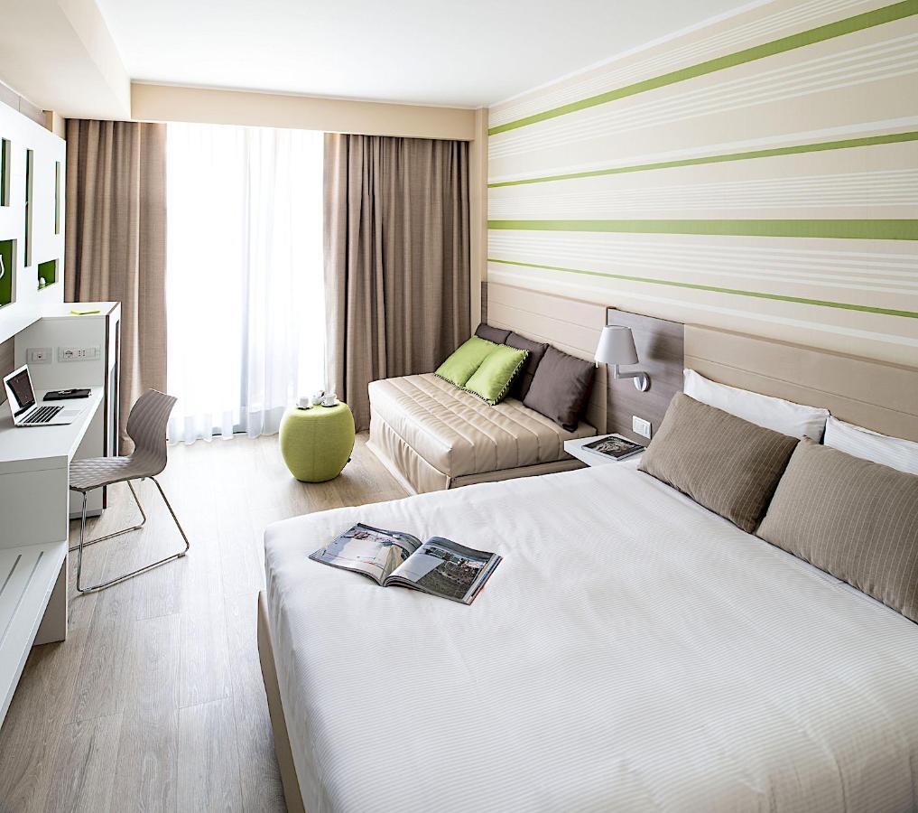 Enjoy Garda Hotel Пескьера-дель-Гарда Экстерьер фото
