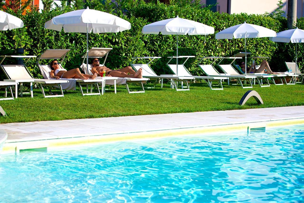 Enjoy Garda Hotel Пескьера-дель-Гарда Экстерьер фото