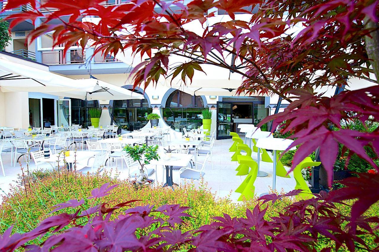 Enjoy Garda Hotel Пескьера-дель-Гарда Экстерьер фото