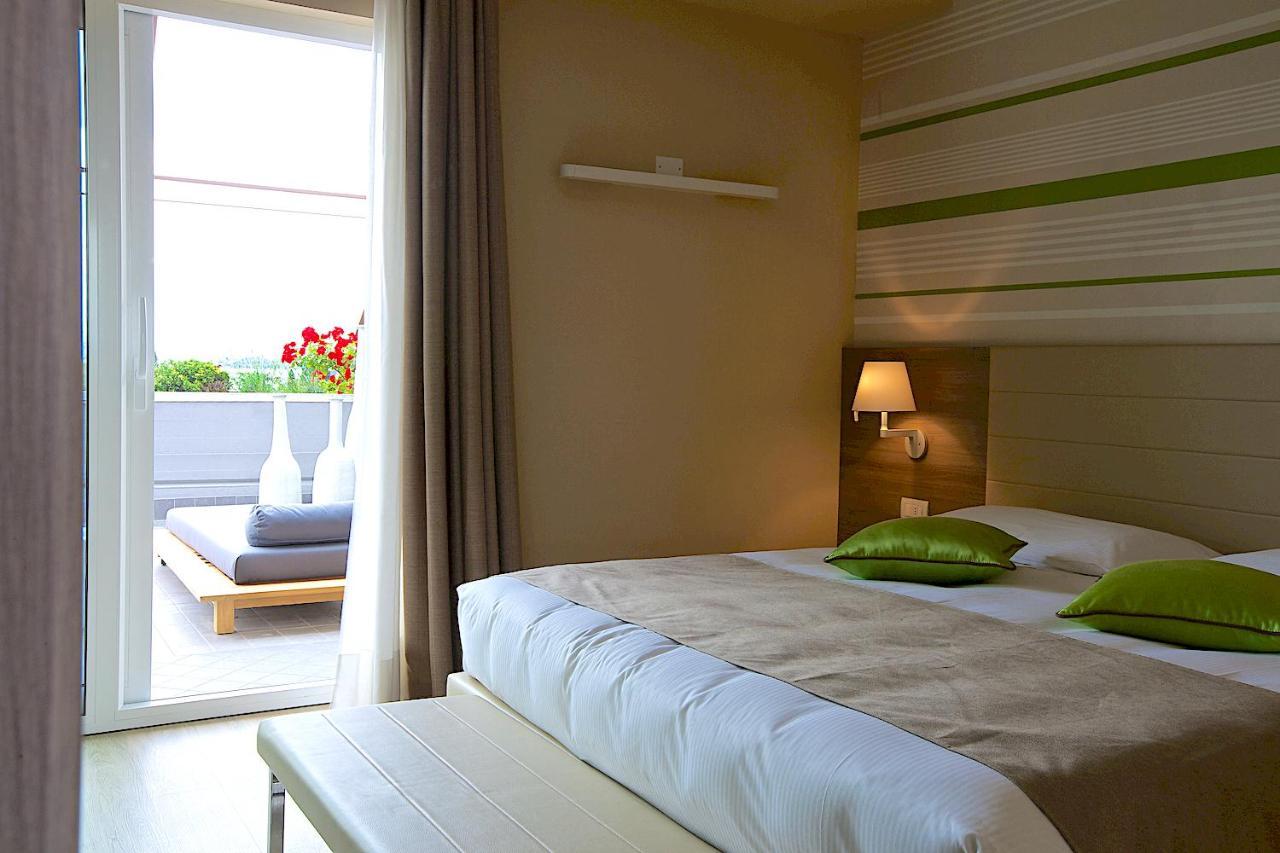 Enjoy Garda Hotel Пескьера-дель-Гарда Экстерьер фото