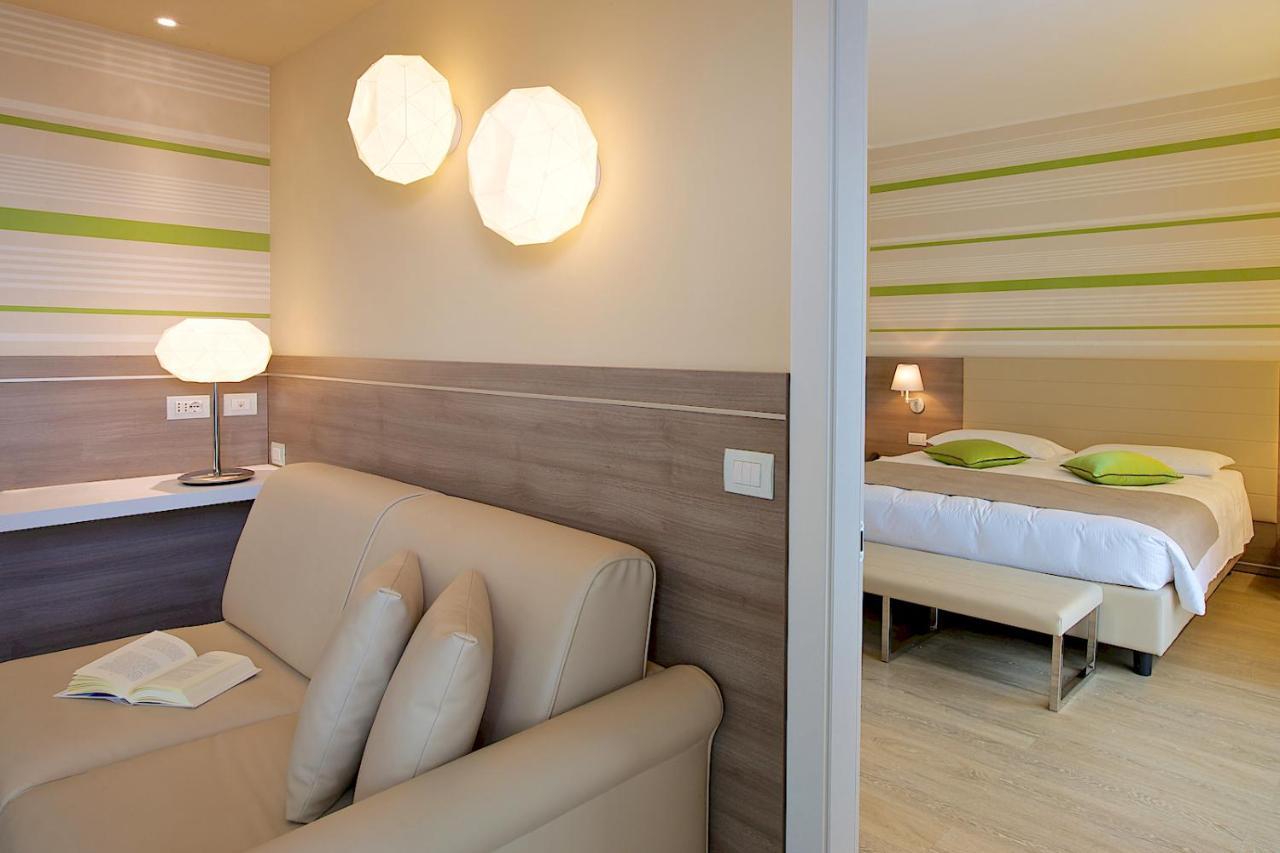 Enjoy Garda Hotel Пескьера-дель-Гарда Экстерьер фото