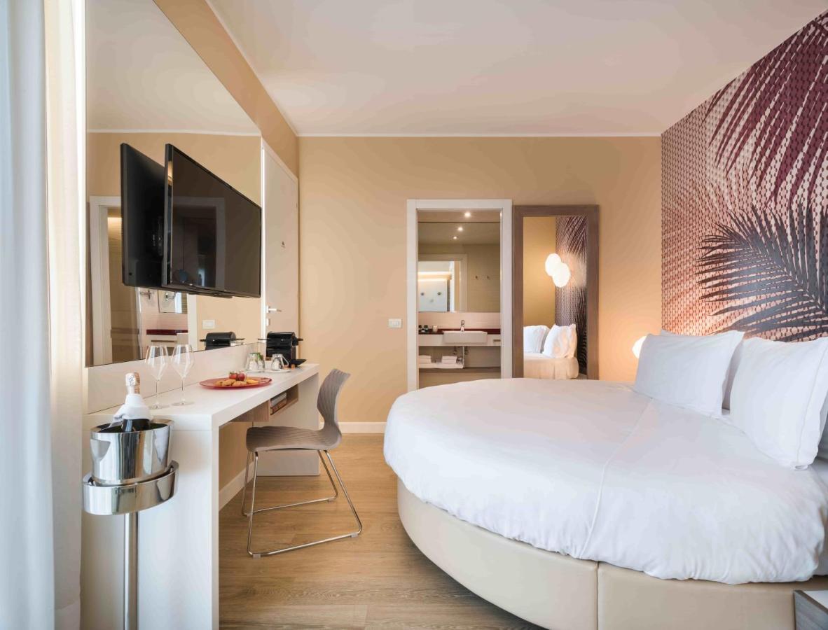Enjoy Garda Hotel Пескьера-дель-Гарда Экстерьер фото
