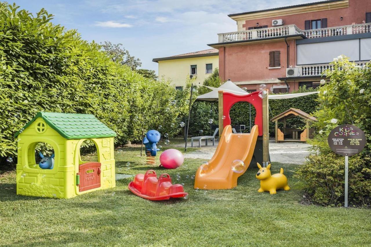 Enjoy Garda Hotel Пескьера-дель-Гарда Экстерьер фото
